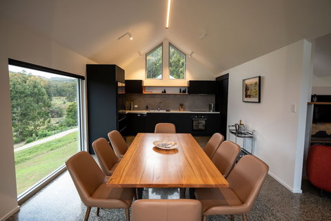 Adventure Bay Retreat - Tourism Hervey Bay 3