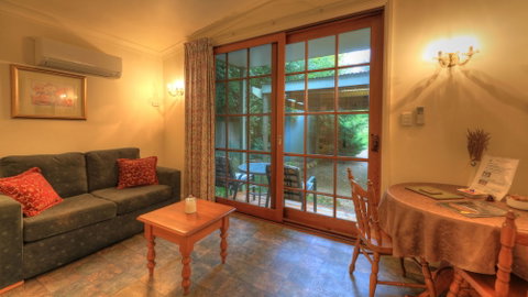 Chalets Lumineux - Hervey Bay Accommodation 6