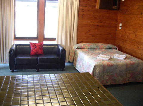 Aaroona Holiday Resort - Tourism Hervey Bay 0