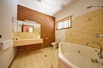 Paradise Lakes Motel - Hervey Bay Accommodation 6