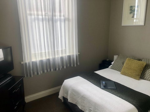 Athelstane House - Hervey Bay Accommodation 2