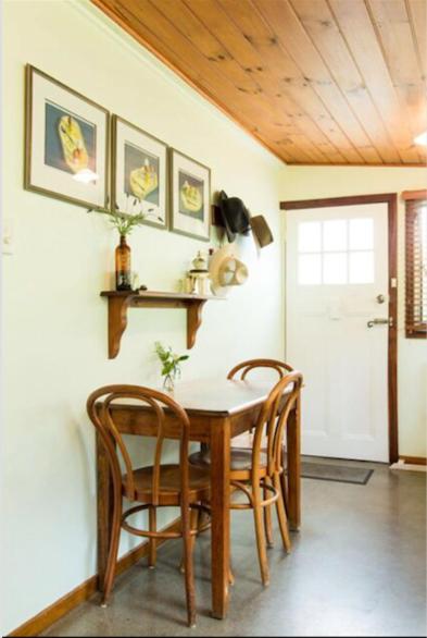 Sinnamons Cottage - Hervey Bay Accommodation 4