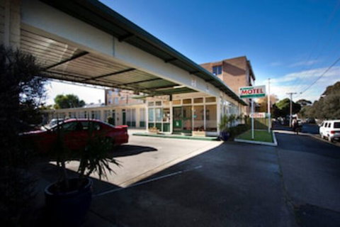 Parkville Motel - Tourism Hervey Bay 0