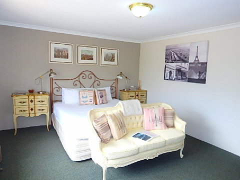 The Grandhouse York - Hervey Bay Accommodation 6