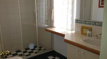 The Grandhouse York - Hervey Bay Accommodation 5