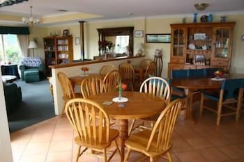 The Grandhouse York - Hervey Bay Accommodation 2