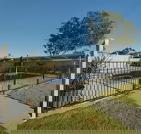 DBJ Holiday Units - Hervey Bay Accommodation