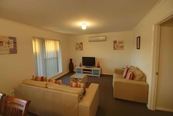 DBJ Holiday Units - Tourism Hervey Bay 4