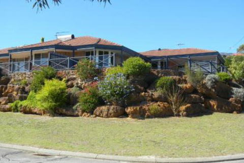 Albany Holiday House - Hervey Bay Accommodation 0