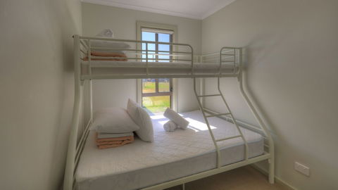Tasman Holiday Parks - Lake Mulwala - Hervey Bay Accommodation 6
