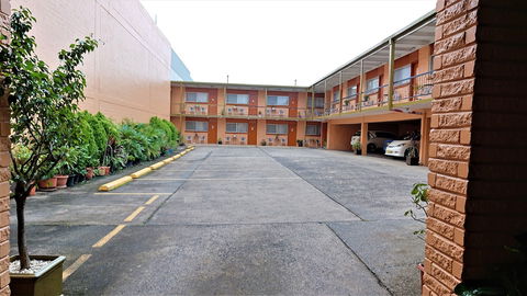 New Olympic Motel - Tourism Hervey Bay 0