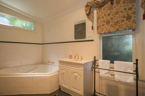 Barossa Dreams - Hervey Bay Accommodation 6