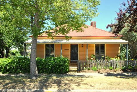 Cooma Cottage - Tourism Hervey Bay 5