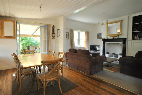 Cooma Cottage - Tourism Hervey Bay 3