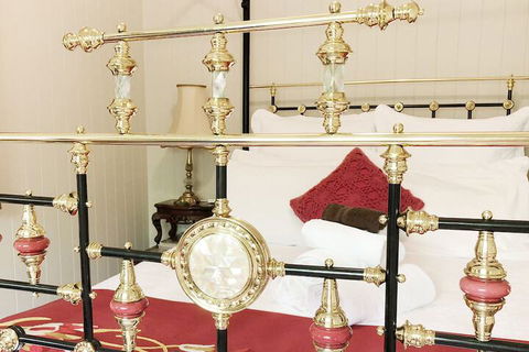 Number 12 Bed & Breakfast - Tourism Hervey Bay 7