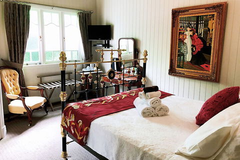 Number 12 Bed & Breakfast - Tourism Hervey Bay 4