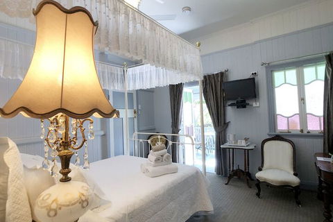 Number 12 Bed & Breakfast - Tourism Hervey Bay 2