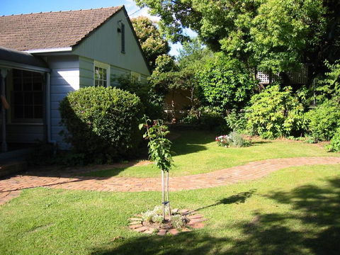 Bessies Cottage - Hervey Bay Accommodation 4