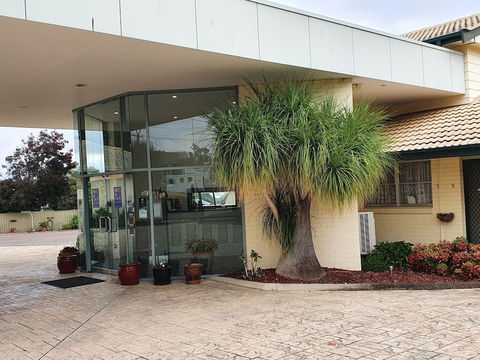 McNevin's Tamworth Motel - Tourism Hervey Bay 0