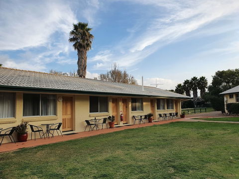 McNevin's Tamworth Motel - Tourism Hervey Bay 1