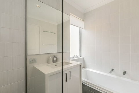 Ocean Keys Cottage - Hervey Bay Accommodation 3