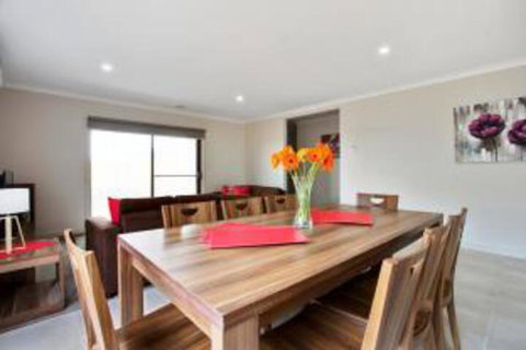 Serviced Houses Point Cook - Hervey Bay Accommodation 2