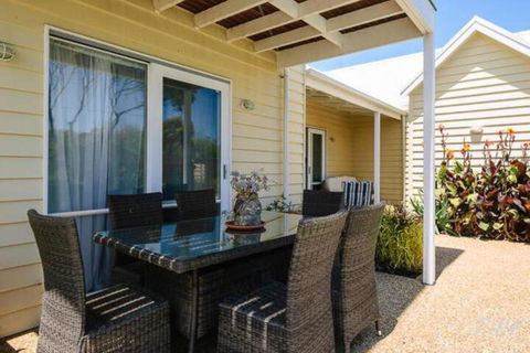 Seaside Spa Retreat - Tourism Hervey Bay 3