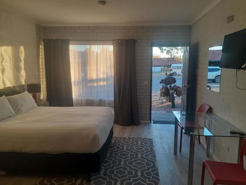 Wentworth Club Motel - Hervey Bay Accommodation 2