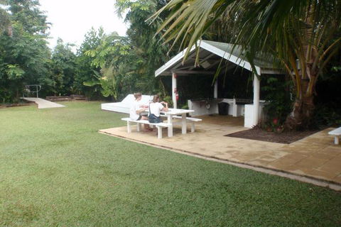 Absolute Backpackers Mission Beach - Tourism Hervey Bay 1