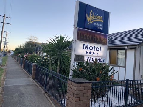 Tudor House Motel - Hervey Bay Accommodation 1
