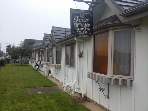 Tudor House Motel - Hervey Bay Accommodation 0