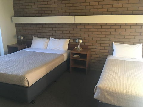 Tudor House Motel - Hervey Bay Accommodation 5
