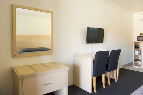 Cherry Blossom Motel - Hervey Bay Accommodation 2