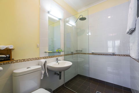 Ashdowns Of Dover B&B - Hervey Bay Accommodation 4