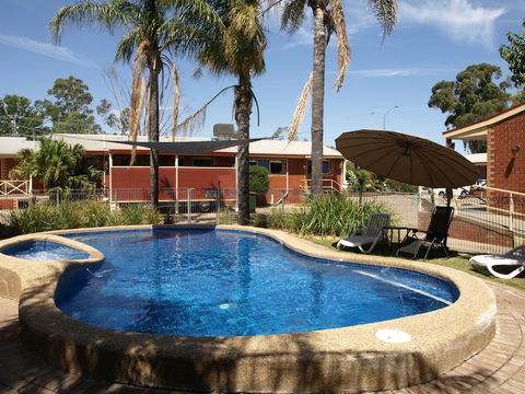 Old Coach Motor Inn - Hervey Bay Accommodation 3