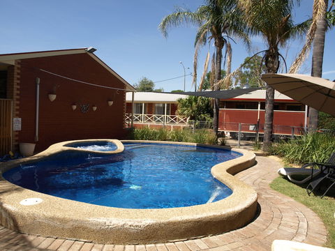 Old Coach Motor Inn - Hervey Bay Accommodation 2