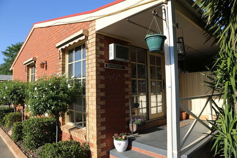 Old Coach Motor Inn - Hervey Bay Accommodation 0
