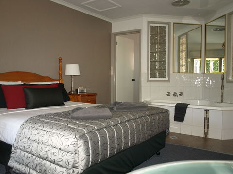 Old Coach Motor Inn - Hervey Bay Accommodation 6