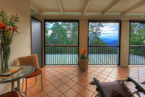 Mapleton Falls Accommodation - Hervey Bay Accommodation 4
