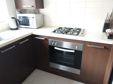 North Melbourne Retreat - Hervey Bay Accommodation 5