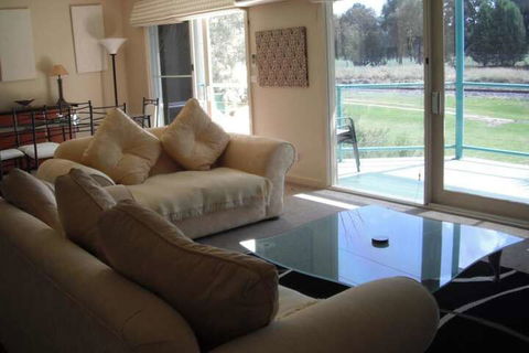 Golf View Apartment 7 - Hervey Bay Accommodation 4