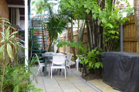 Airlie Court Units - Tourism Hervey Bay 5