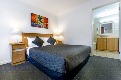 Melbourne's Princes Park Motor Inn - Tourism Hervey Bay 1