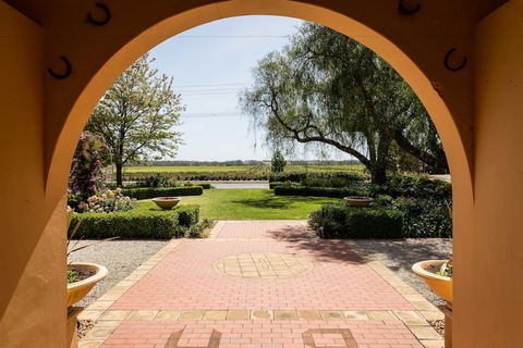 Barossa House - Hervey Bay Accommodation 5