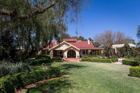 Barossa House - Hervey Bay Accommodation 1