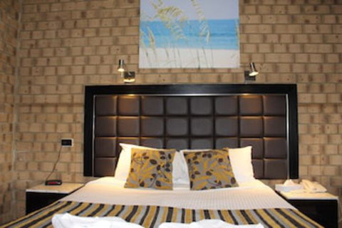 Pavlos Motel - Hervey Bay Accommodation 0