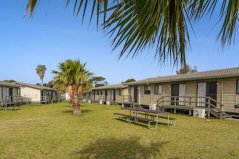 Wollongong Surf Leisure Resort - Tourism Hervey Bay 0