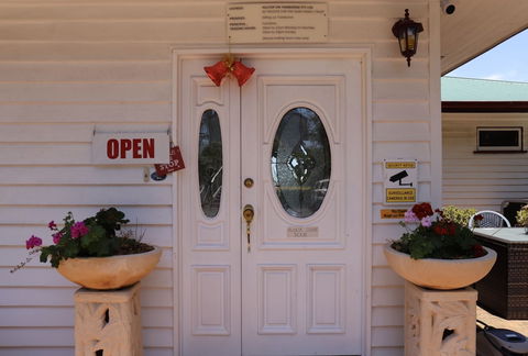 Hilltop On Tamborine - Tourism Hervey Bay 0