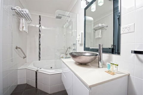 Dolphin Shores - Tourism Hervey Bay 5