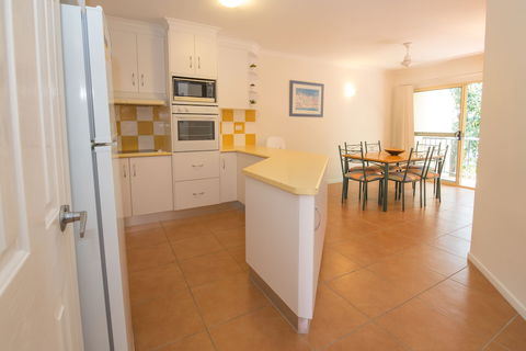 Beach Court - Hervey Bay Accommodation 3